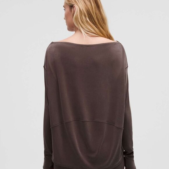 Drapey Softstreme Off-The-Shoulder Long-Sleeve Shirt in Espresso - Picture 2 of 3